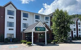 Quality Inn & Suites Prestonsburg Next To Mountain Arts Center
